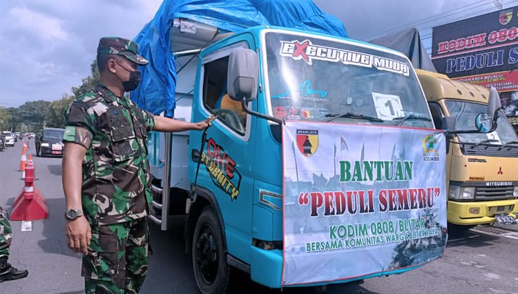 Kodim 0808 Blitar Salurkan Bantuan untuk Korban Erupsi Gunung Semeru
